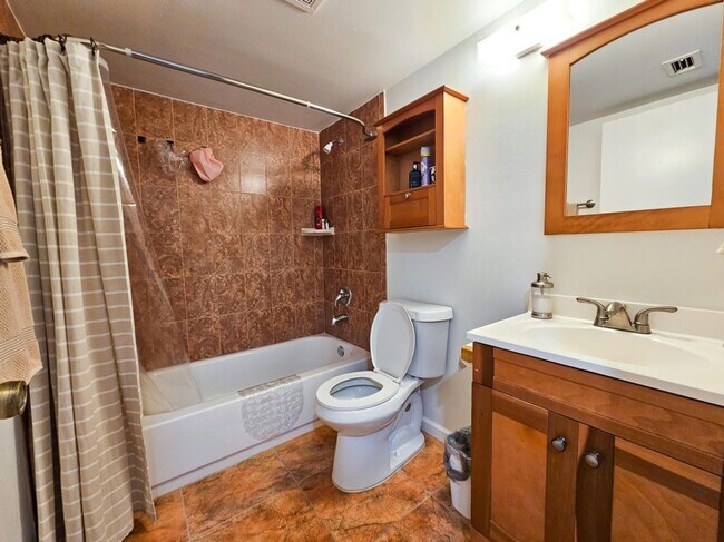 Building Photo - 3612 Alder Dr