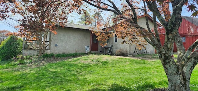 Building Photo - Charming One-Bedroom Cottage on 60-Acre Farm