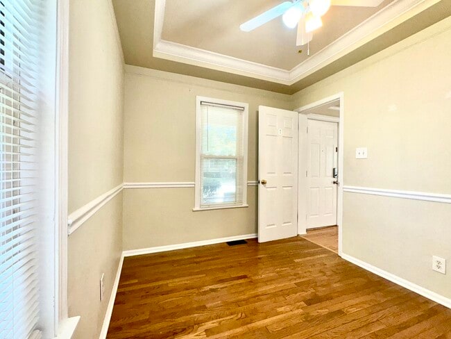 Building Photo - 707 Congress St