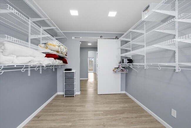 Building Photo - 16405 E Layton Ave