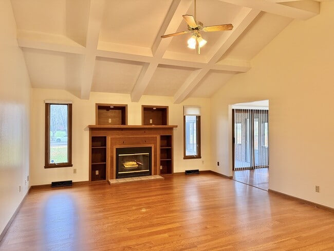 Building Photo - 9807 Double Ditch Cir