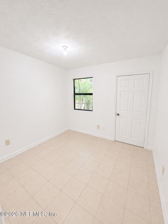 Building Photo - 7104 Ken Knight Dr W