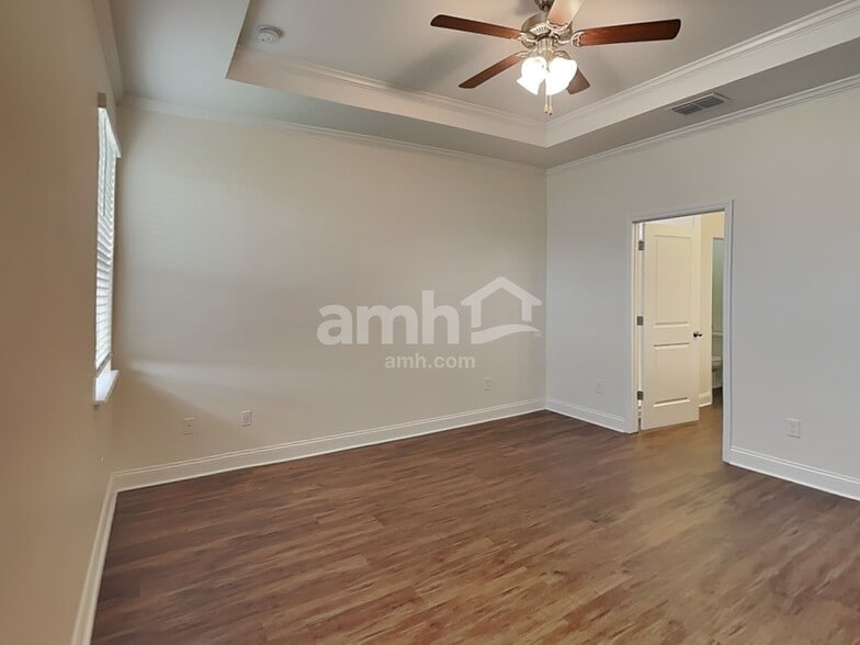 Building Photo - 1002 Summer Stone Lp