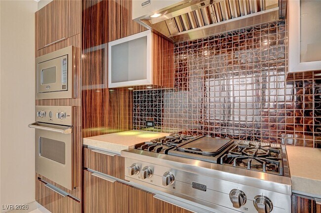 Building Photo - 3750 S Las Vegas Blvd