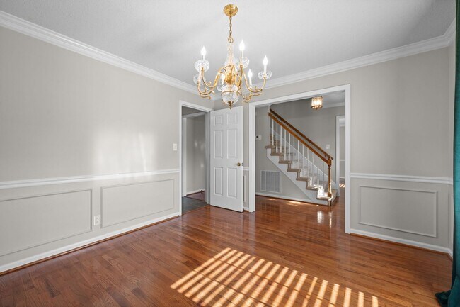 Building Photo - Pet Friendly Three Bedroom in Sango!