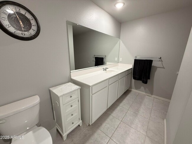 Building Photo - 6014 E Helios Dr