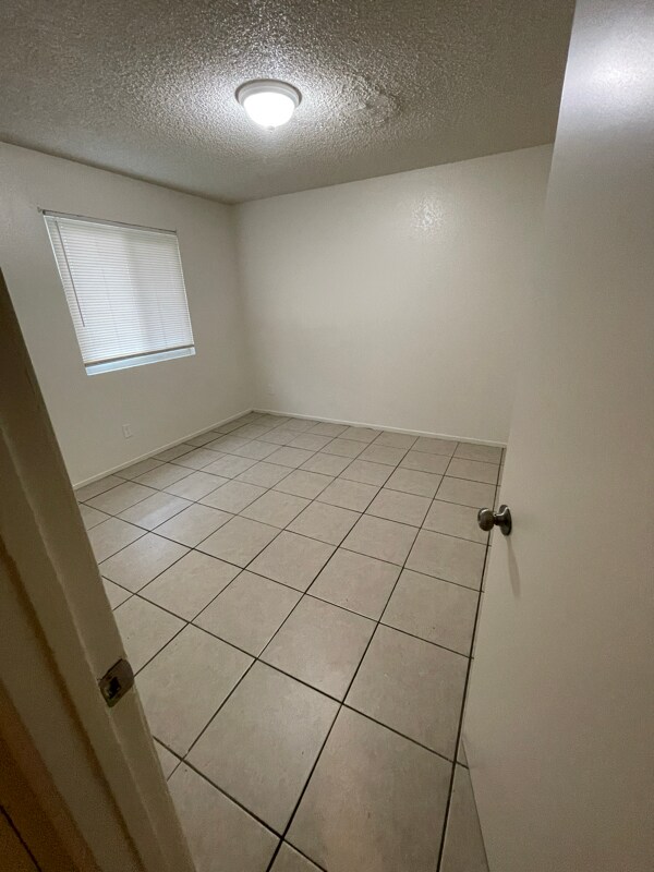 Building Photo - 429 S Backer Ave