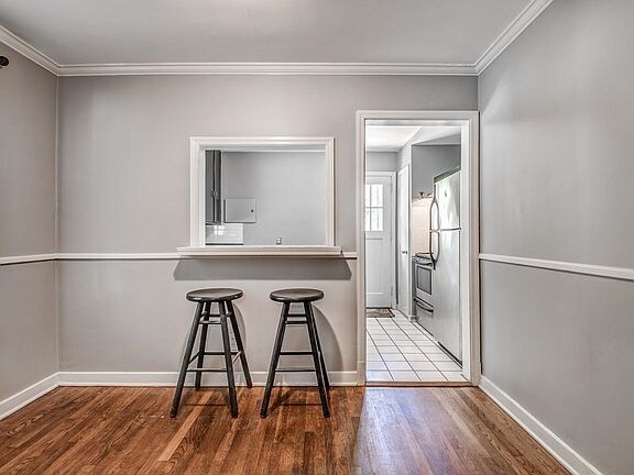 Building Photo - 373 S Fenwick Rd