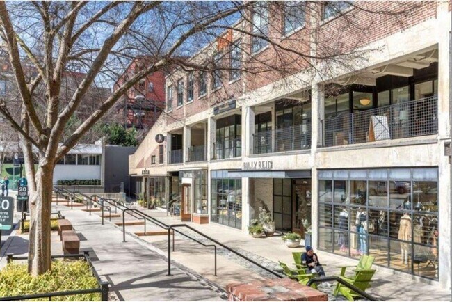 Building Photo - LIKE NEW IN PARK VUE! Townhome located across from Westside Park in Atlanta! MUST SEE!