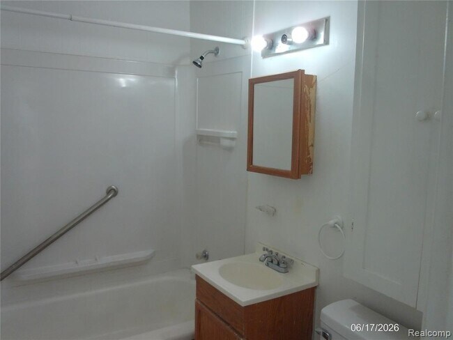 Building Photo - 26751 Belanger St