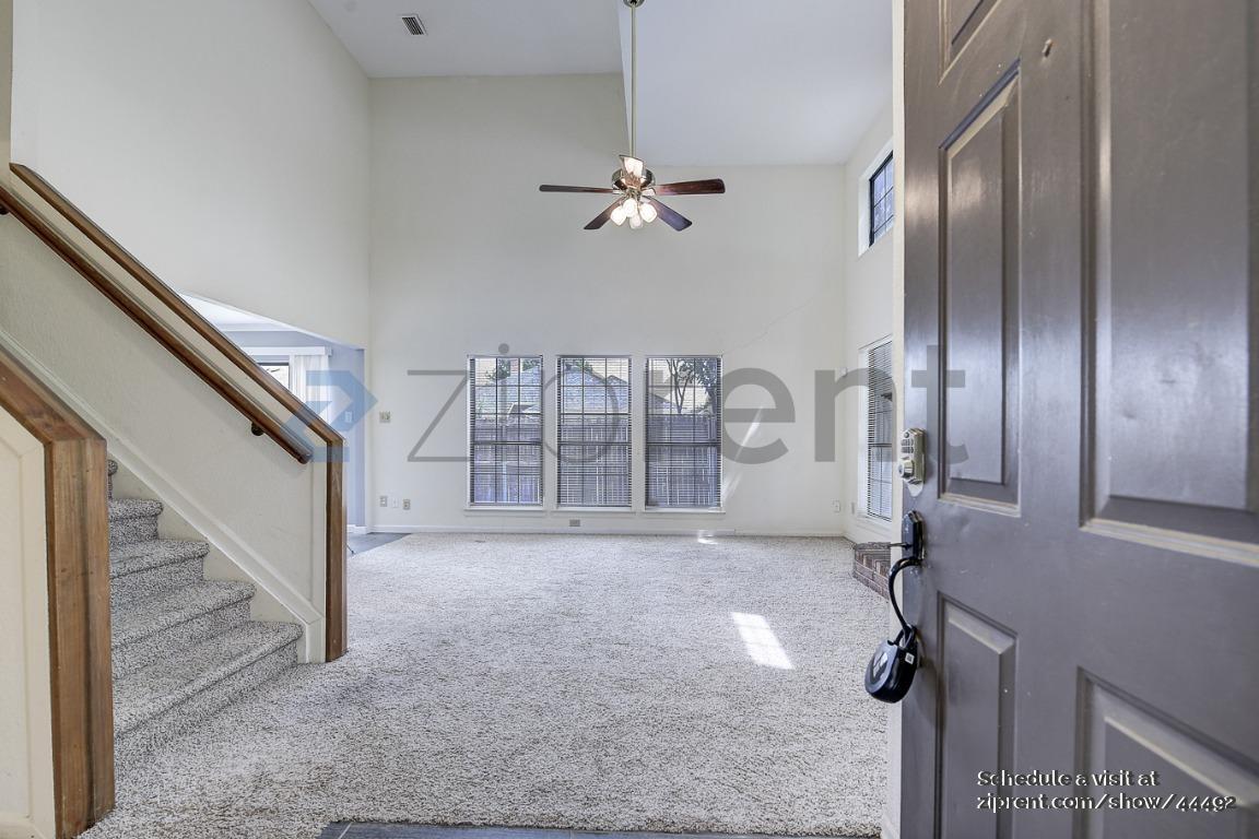 Building Photo - 1929 Pinecrest Dr