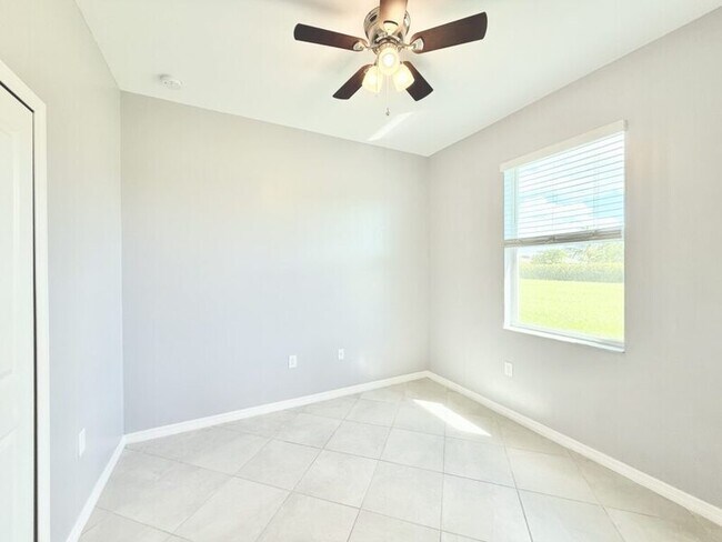 Building Photo - 16304 Quesa Dr