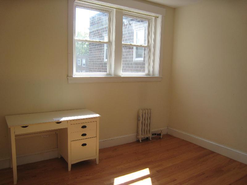 Building Photo - 66 Egmont St