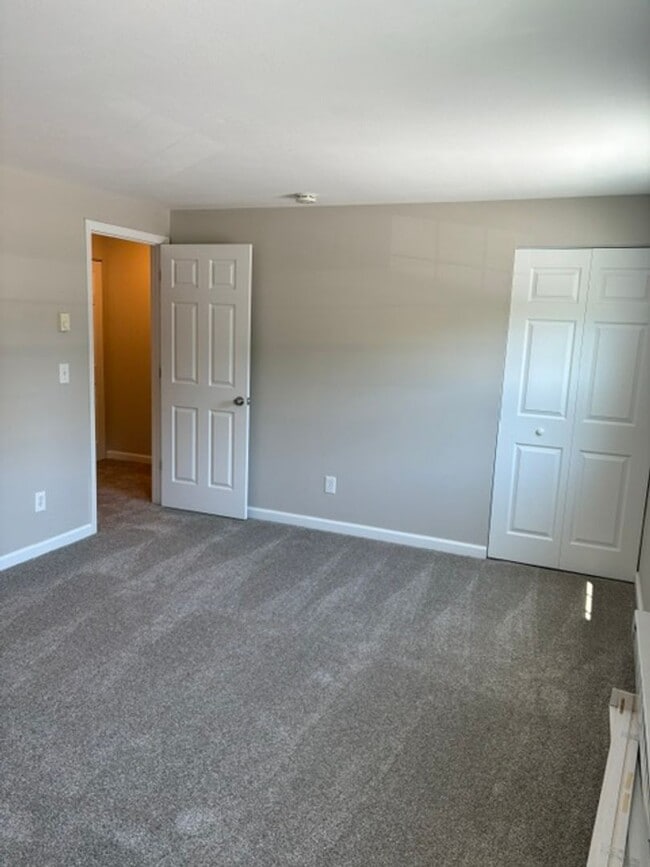 Building Photo - Village of Fayetteville Townhouse for Rent