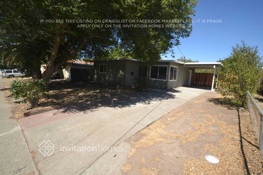 Building Photo - 38 Bay Dr