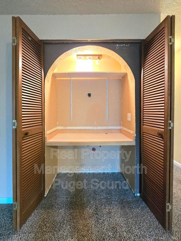 Building Photo - 12600 4th Ave W