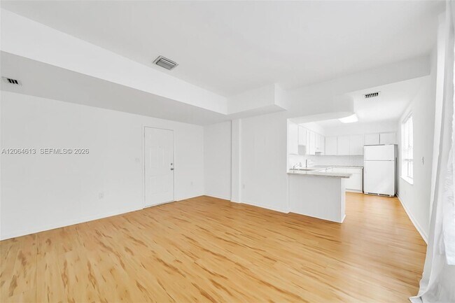 Building Photo - 1051 Meridian Ave