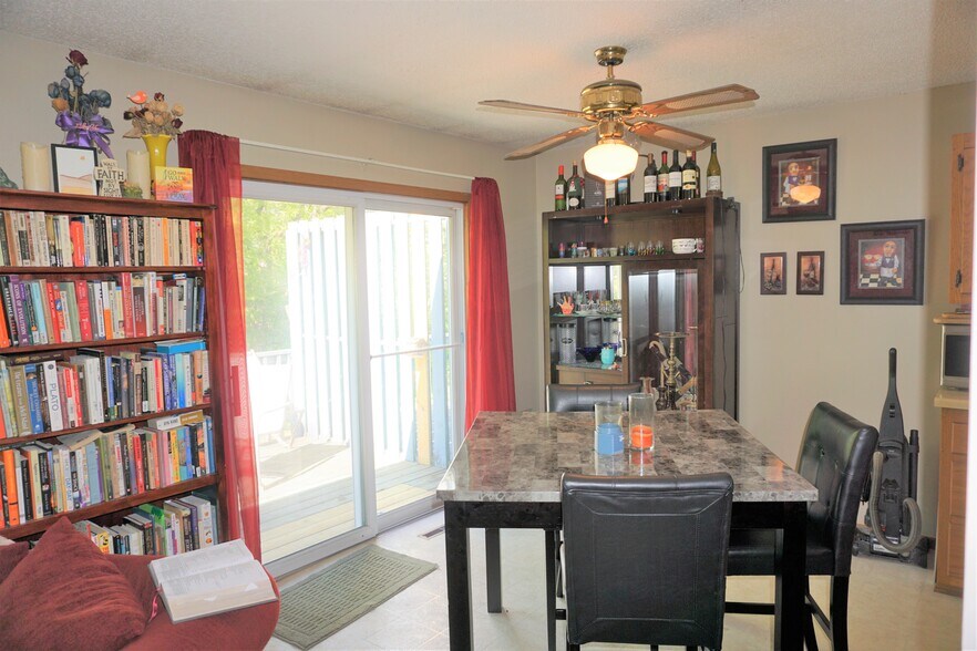 Building Photo - 220 Leighton Dr