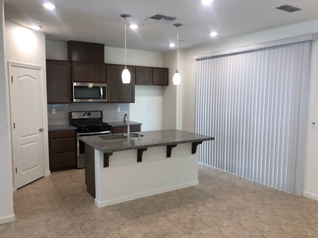 Building Photo - BEAUTIFUL FOLSOM HOME IN GATED COMMUNITY!!