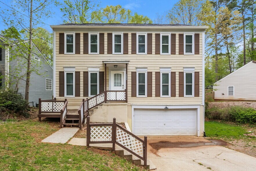 Primary Photo - 2669 Crystal Ln