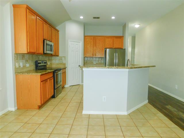 Building Photo - 6121 Apache Dr