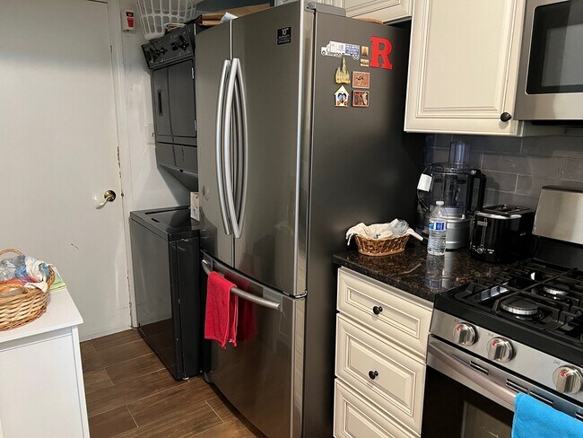 Building Photo - 248 Tintern Ct