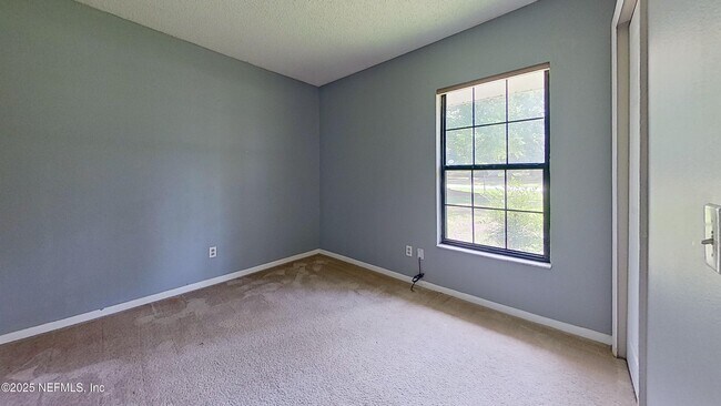 Building Photo - 2624 Pheasant Ct