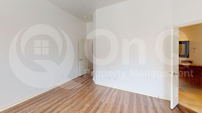 Building Photo - 1618 Nestledown Dr