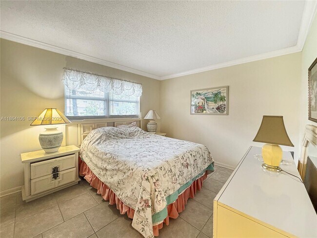 Building Photo - 3505 NW 48th Ave