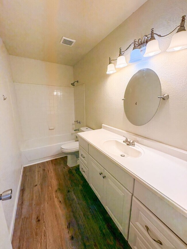 Building Photo - 2508 Hidden Hill Dr