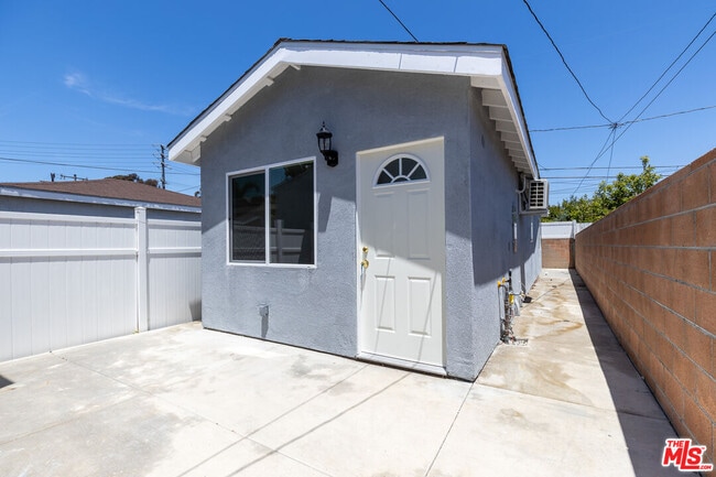 Building Photo - 5123 W 130th St