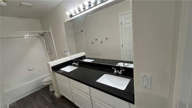 Building Photo - 537 Fiddlehead Ave