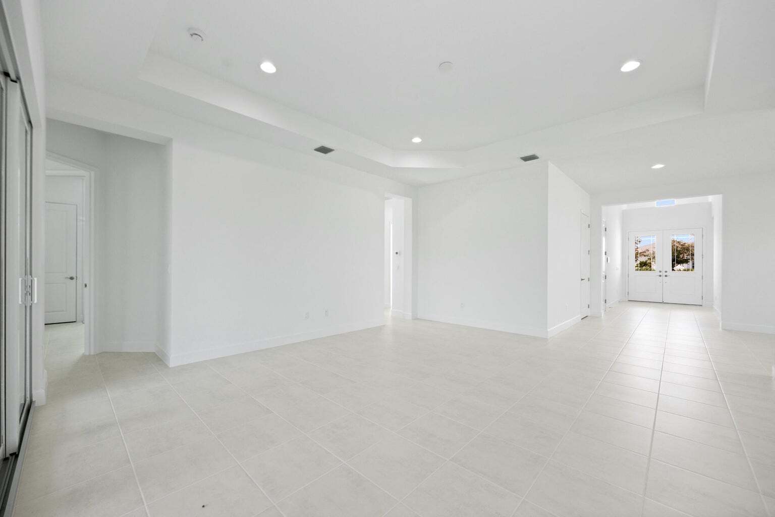 Building Photo - 15144 Wildwood Cir