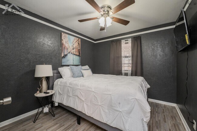 Building Photo - 1603 Karen Ln