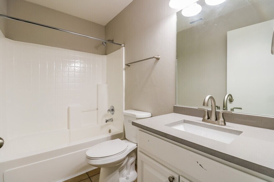 Building Photo - 3174 Hunter Farm Way