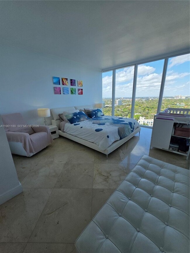 Building Photo - 601 NE 36th St