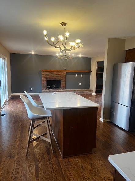 Building Photo - 1054 Wellington Rd