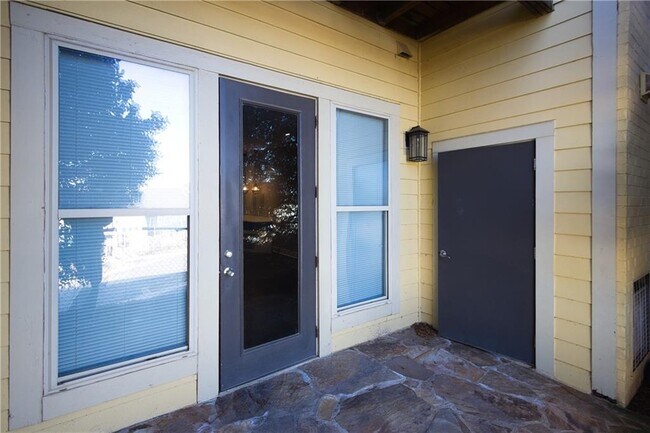 Building Photo - 1195 Milton Terrace SE