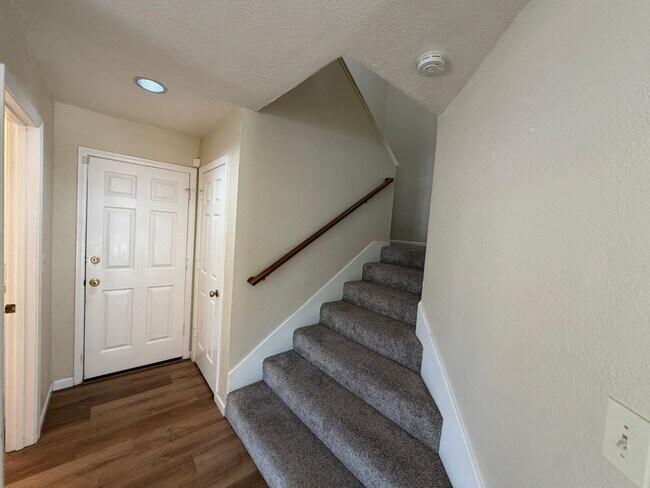 Building Photo - Large Corner Lot