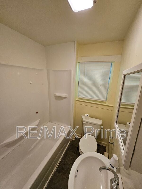 Building Photo - 120 S 10th St