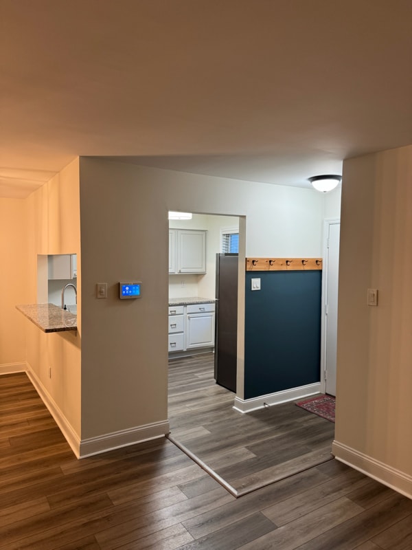 Building Photo - 347 Surrey Ct