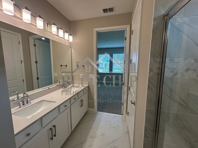 Building Photo - 1008 British Cir