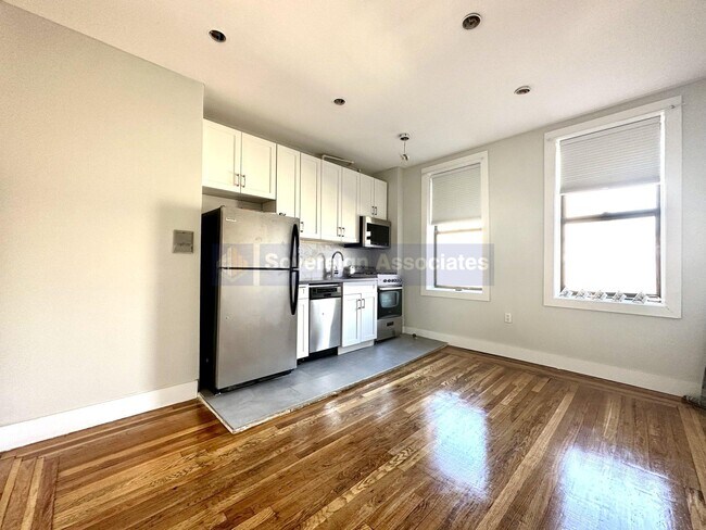 Primary Photo - 564 West 189th
