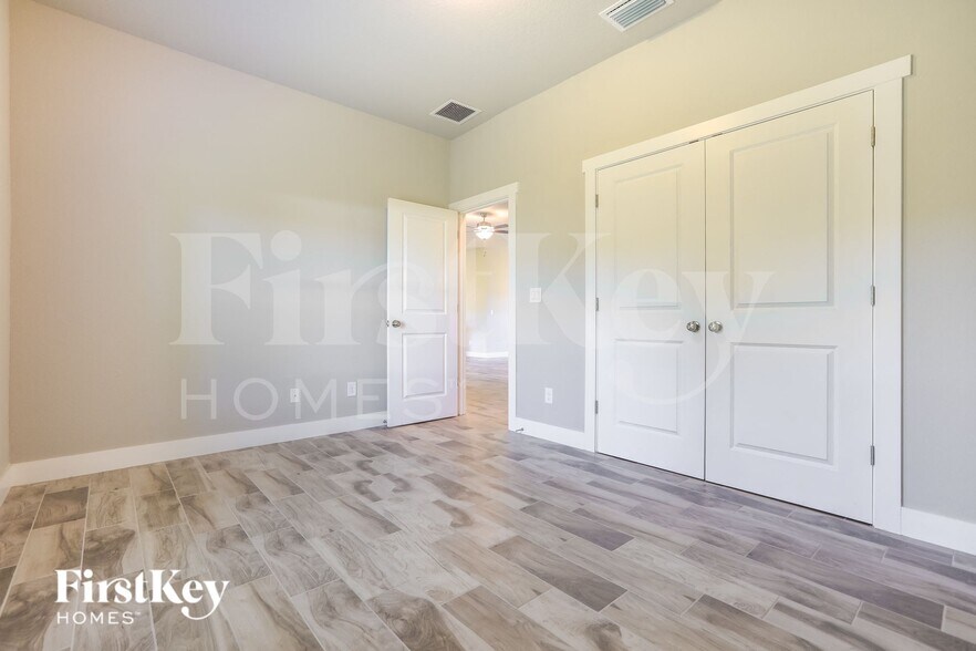 Building Photo - 5139 Cromey Rd