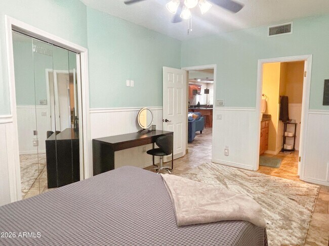 Building Photo - 101 N 7th St