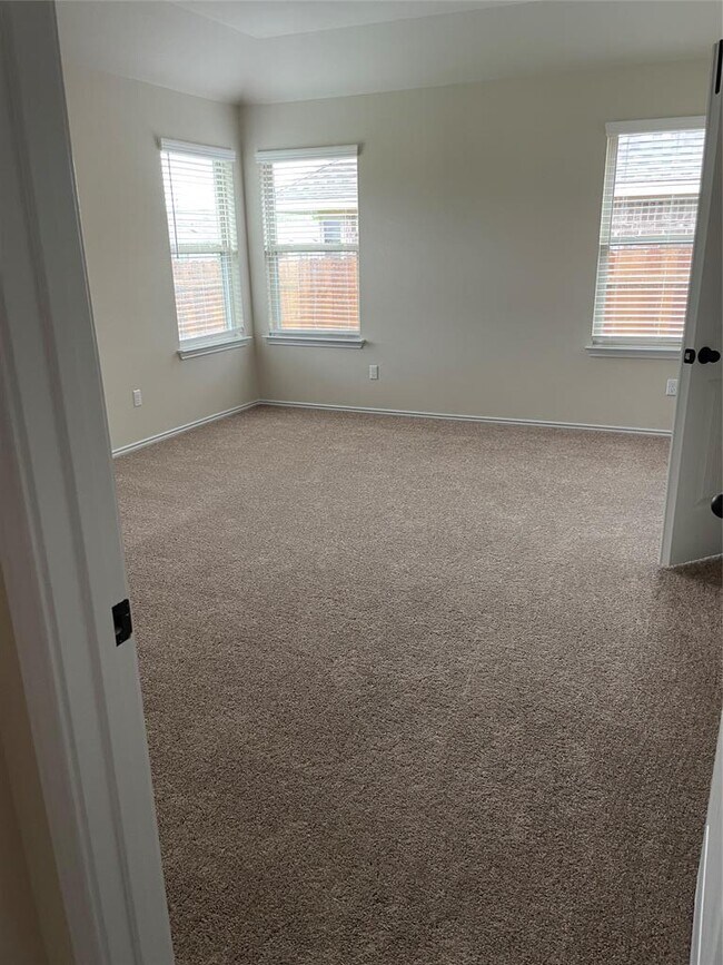 Building Photo - 3473 Pauling Loop