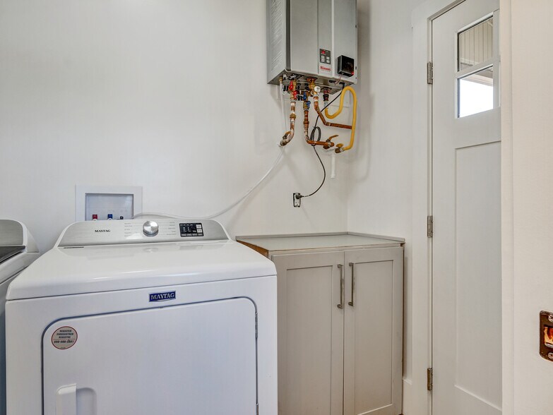 Building Photo - 1075 43rd St