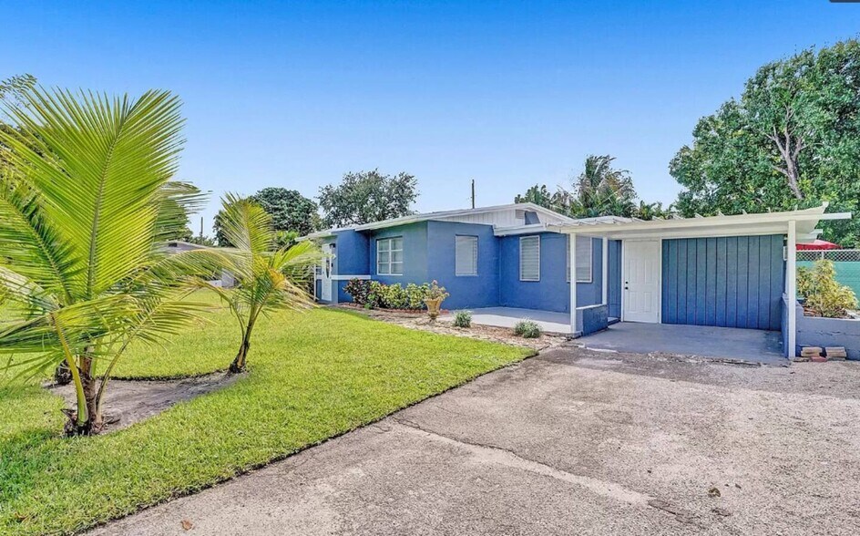 Primary Photo - 408 NE 26th Dr
