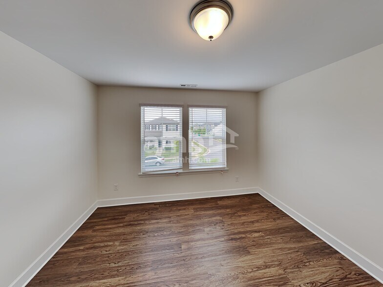 Building Photo - 5067 Trailwater Dr