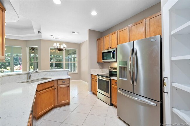 Building Photo - 4633 NW Red Maple Dr